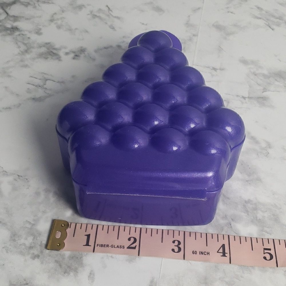 Tupperware Purple Grape Container - Picture 7 of 7